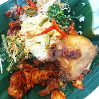 Nasi Bungkus Campur Ayam Goreng