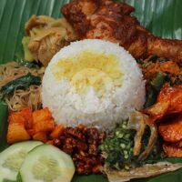 Nasi campur sosmed Ayam Rendang