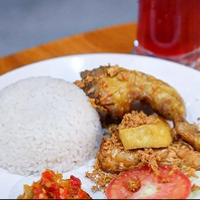 Nasi Uduk Ayam Goreng