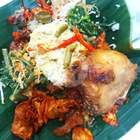 Nasi Bungkus Campur Ayam Goreng Nasi Bungkus Campur Ayam Goreng